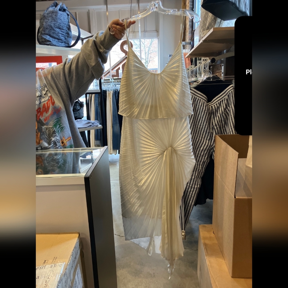 Elegant White Pleated Dress